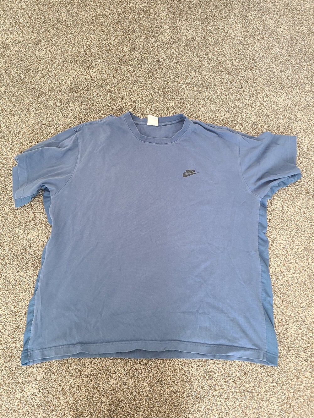 Mens Nike Tee Shirt With Mesh Detail Size XXL Blue